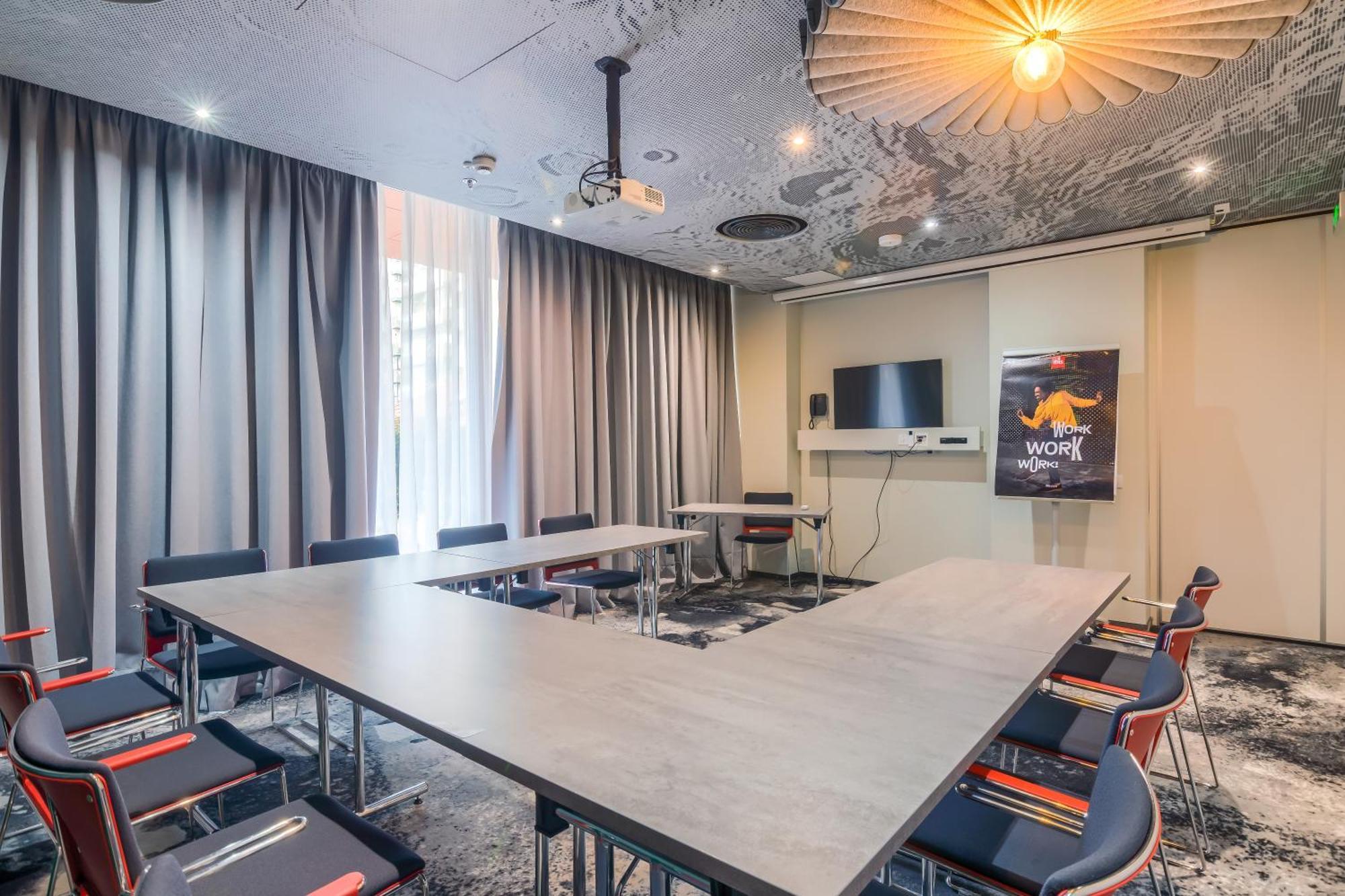 Отель Ibis Bucharest Politehnica Экстерьер фото