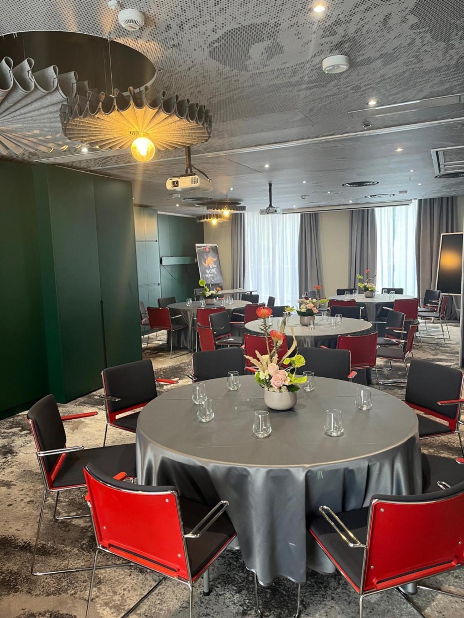 Отель Ibis Bucharest Politehnica Экстерьер фото
