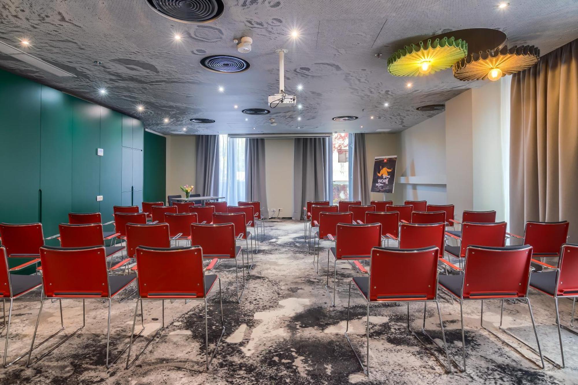 Отель Ibis Bucharest Politehnica Экстерьер фото
