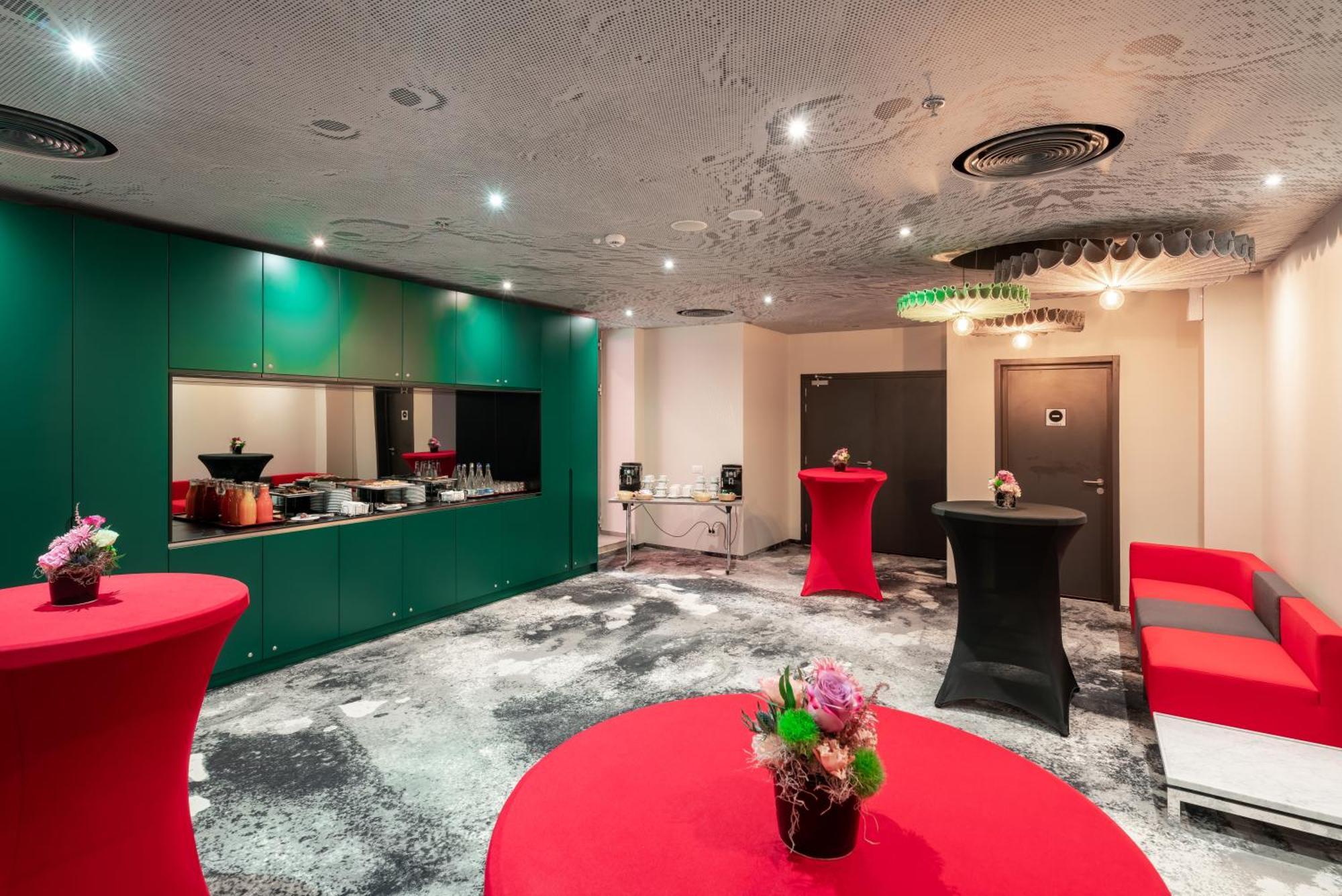 Отель Ibis Bucharest Politehnica Экстерьер фото